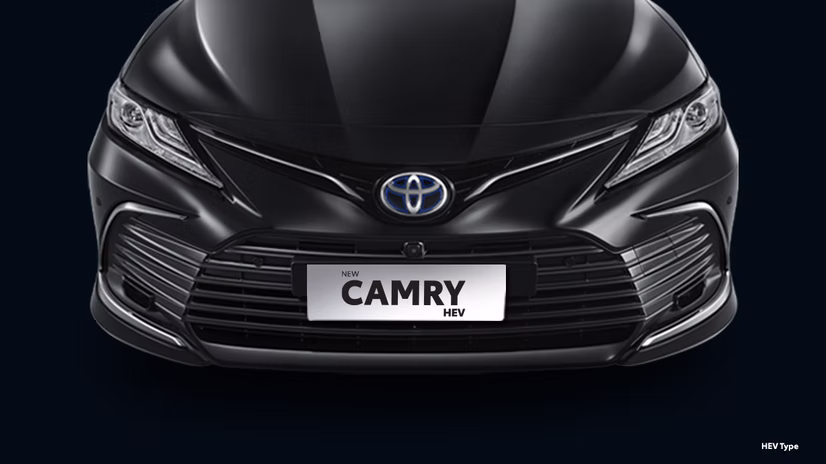 new-camry-hybrid-gril