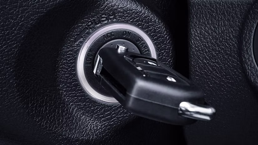 hilux-s-cab-start-stop-engine